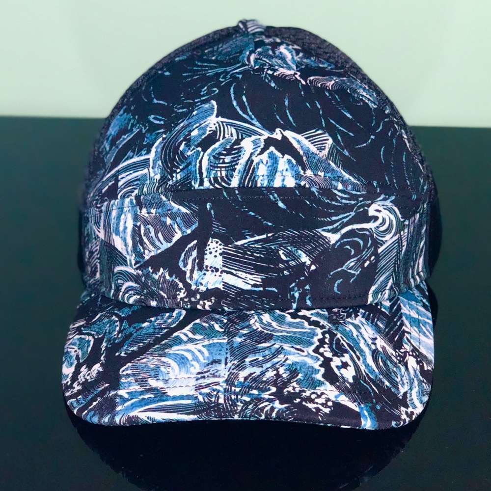 NWOT Lululemon Blue Patterned Hat